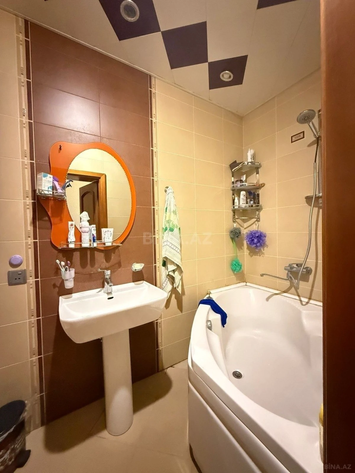 Satılır 2 otaqlı mənzil 88 m²