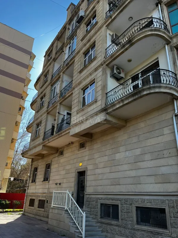 Satılır 3 otaqlı mənzil 110 m²