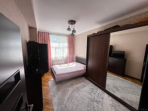 Satılır 3 otaqlı mənzil 110 m²