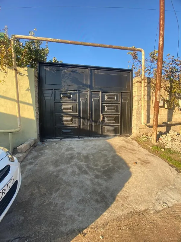 Satılır 3 otaqlı həyət evi 180 m²