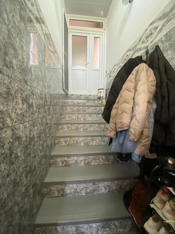 Satılır 3 otaqlı həyət evi 180 m²