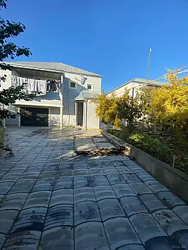 Satılır 3 otaqlı həyət evi 180 m²