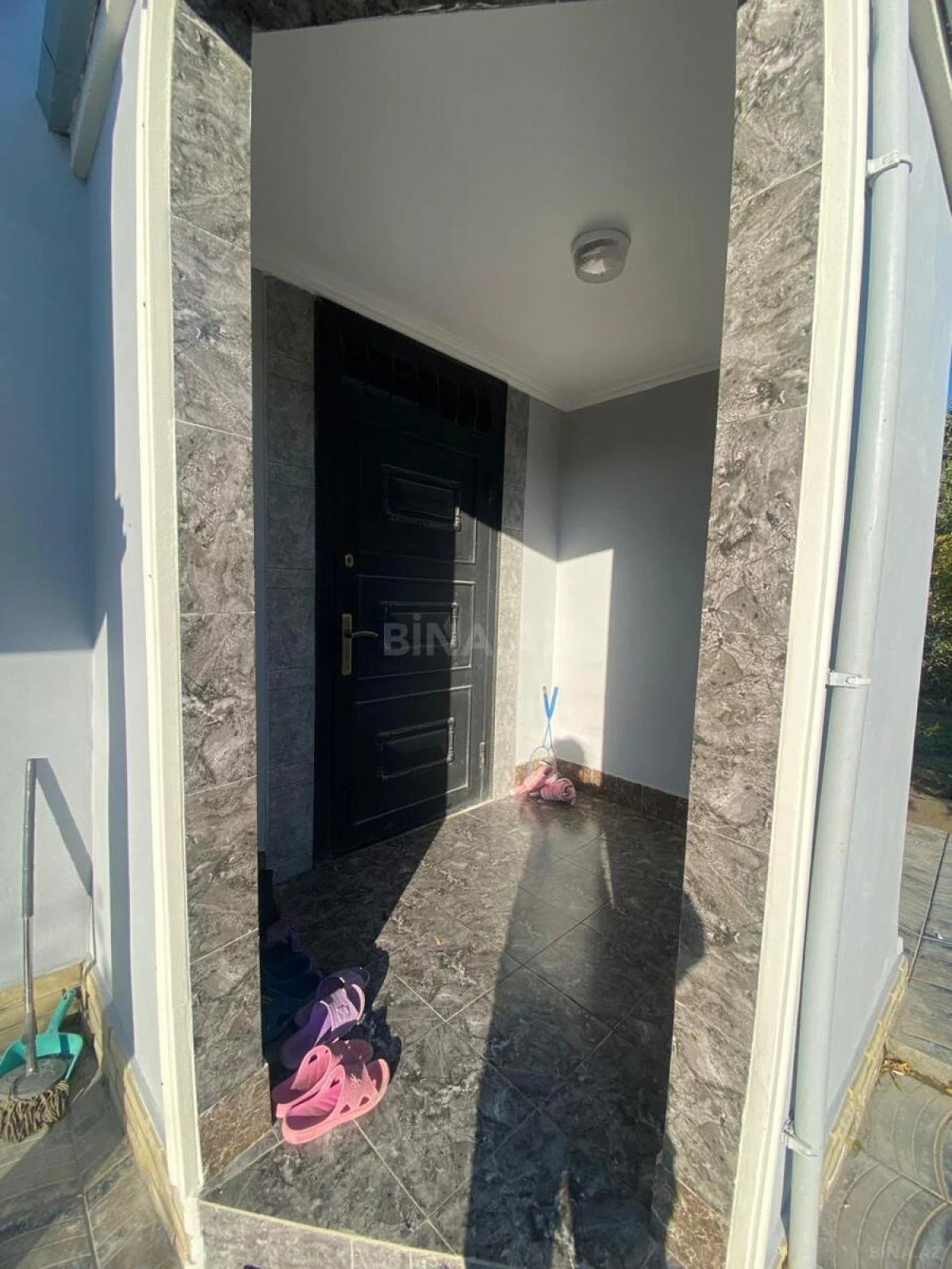 Satılır 3 otaqlı həyət evi 180 m²