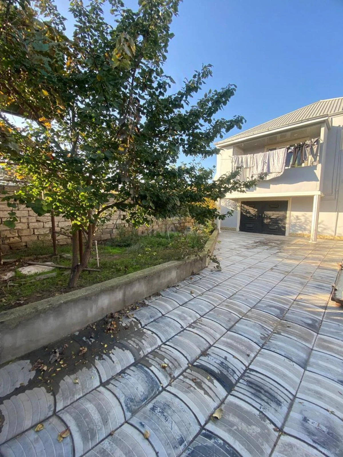 Satılır 3 otaqlı həyət evi 180 m²