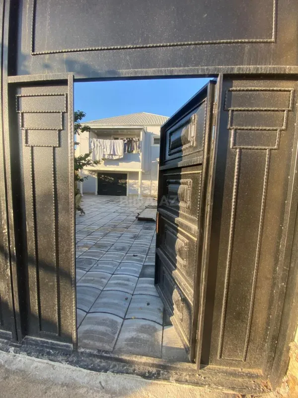 Satılır 3 otaqlı həyət evi 180 m²