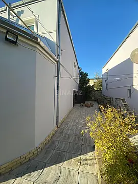 Satılır 3 otaqlı həyət evi 180 m²