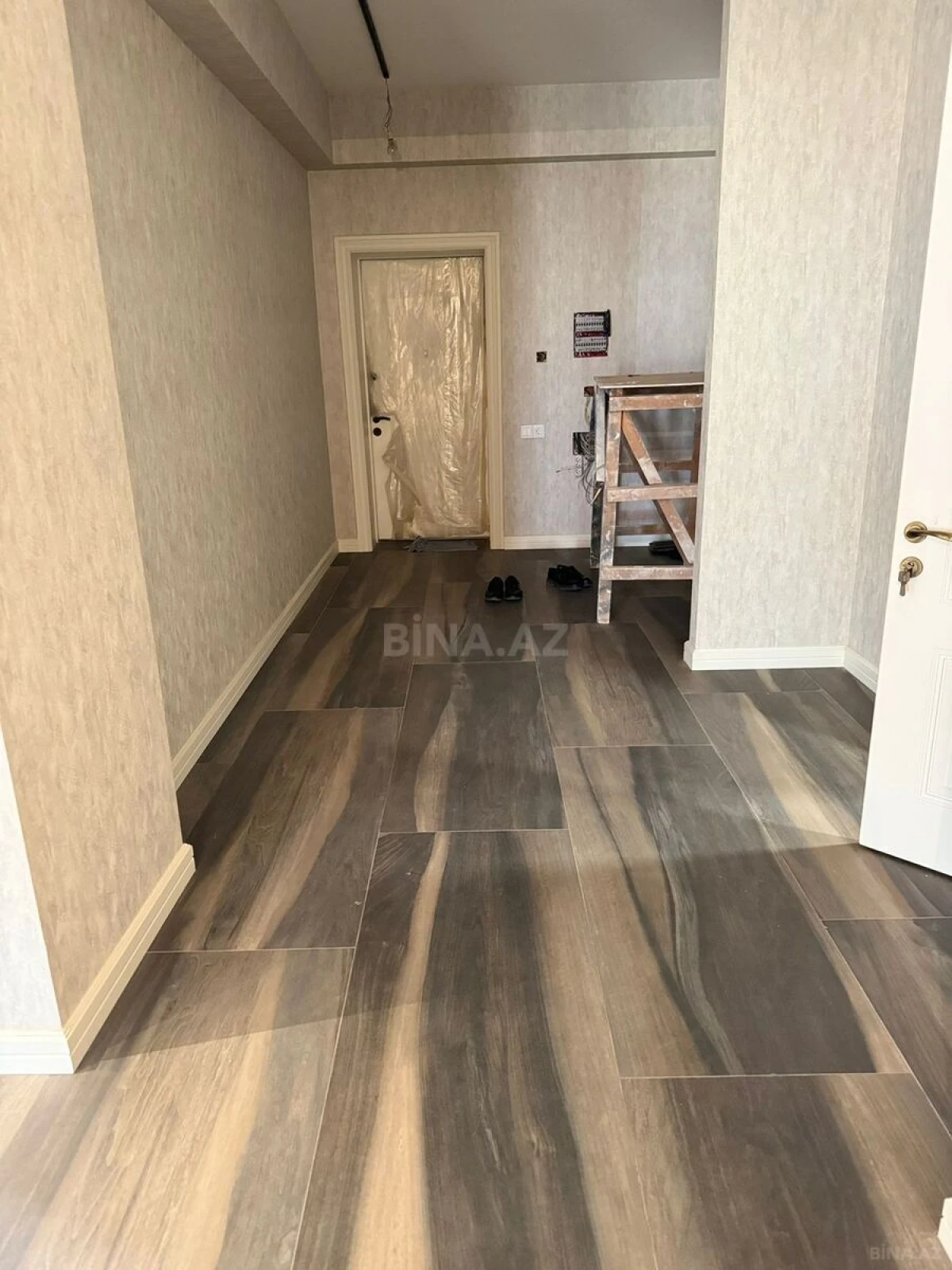 Satılır 4 otaqlı mənzil 253 m²