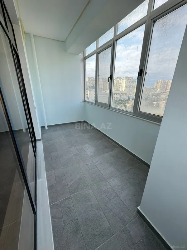 Satılır 4 otaqlı mənzil 253 m²