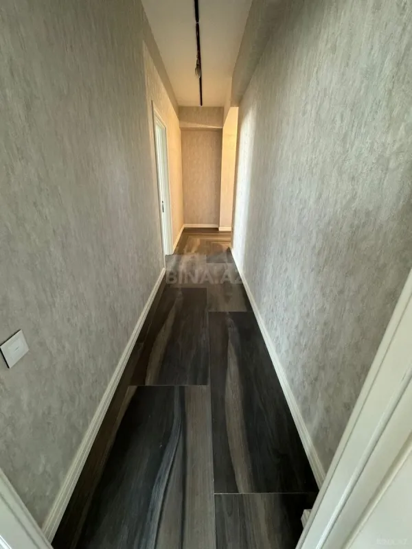 Satılır 4 otaqlı mənzil 253 m²