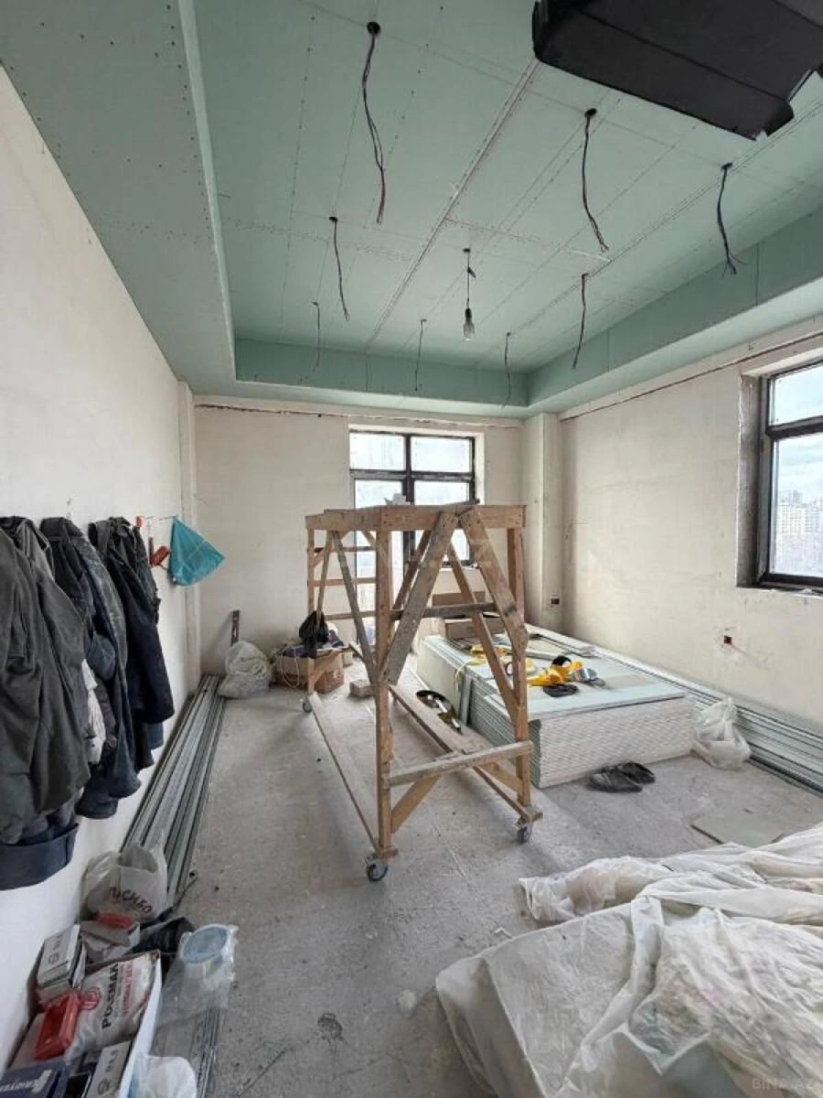 Satılır 4 otaqlı mənzil 147 m²