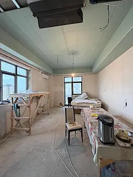 Satılır 4 otaqlı mənzil 147 m²