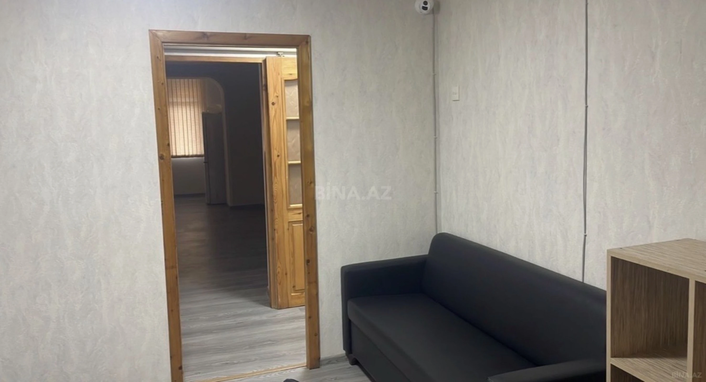 Satılır 3 otaqlı ofis 60 m²
