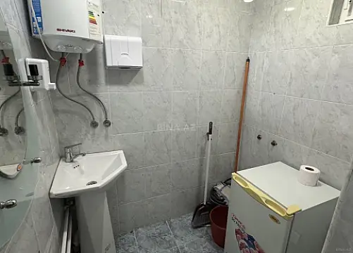 Satılır 3 otaqlı ofis 60 m²