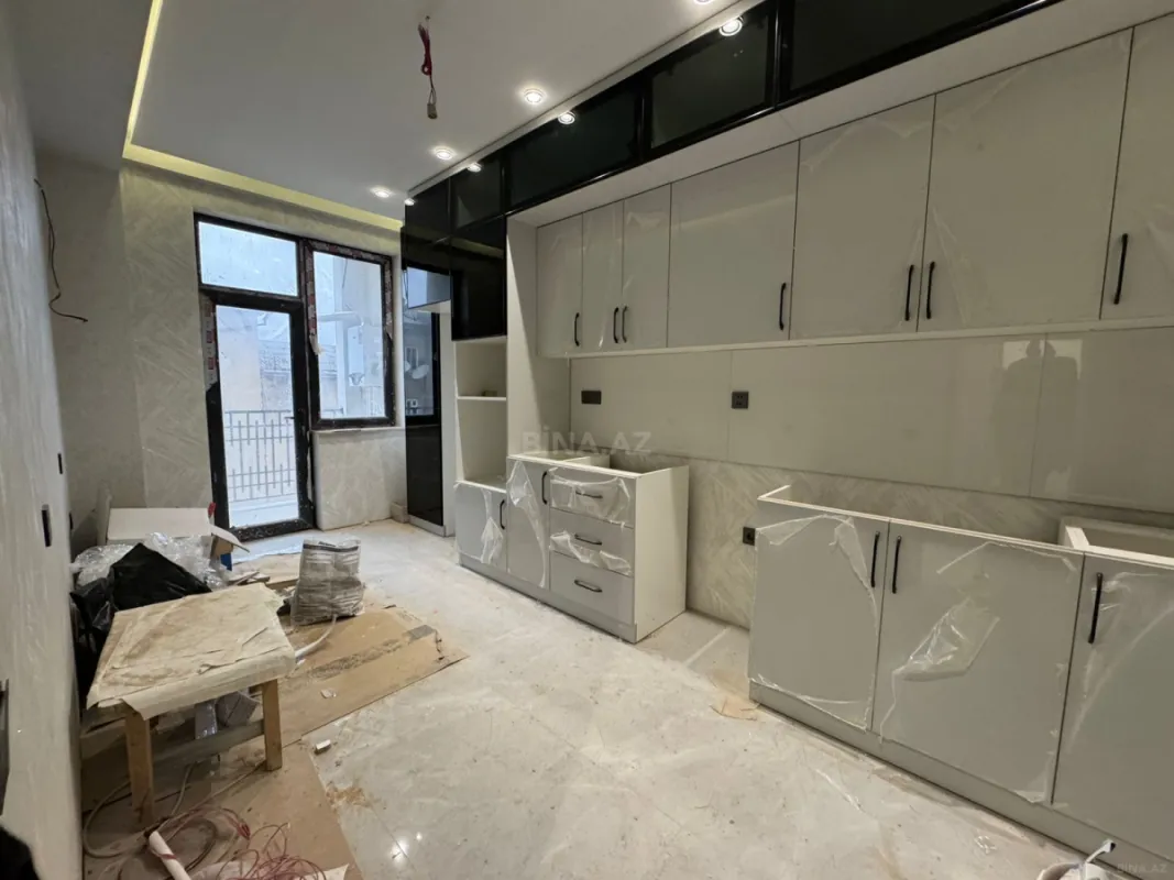 Satılır 2 otaqlı mənzil 65 m²