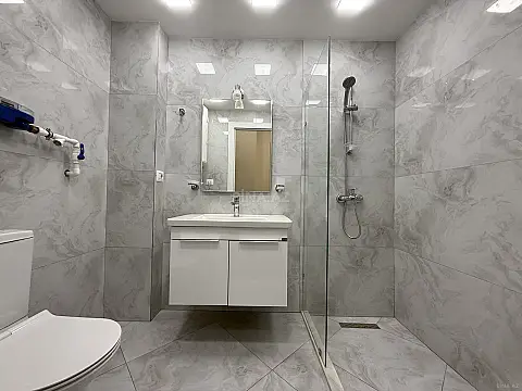 Kirayə verilir 4 otaqlı ofis 75 m²