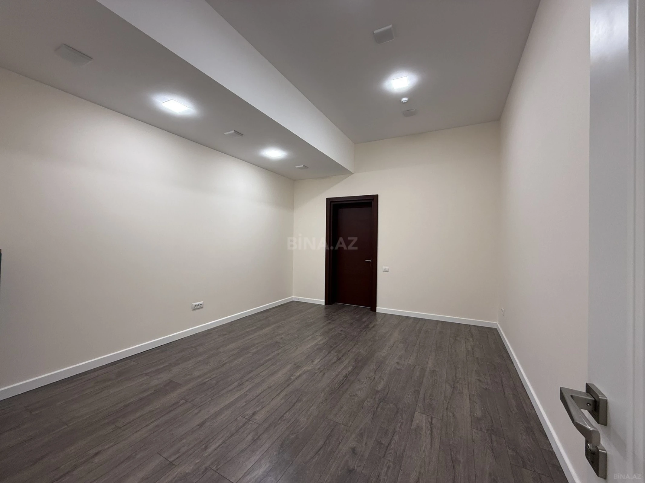 Kirayə verilir 4 otaqlı ofis 75 m²