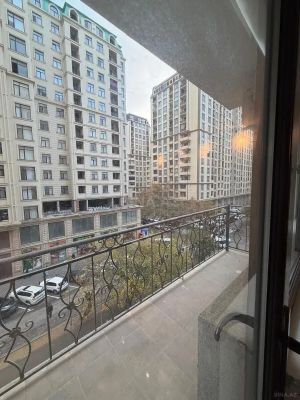 Satılır 3 otaqlı mənzil 120 m²