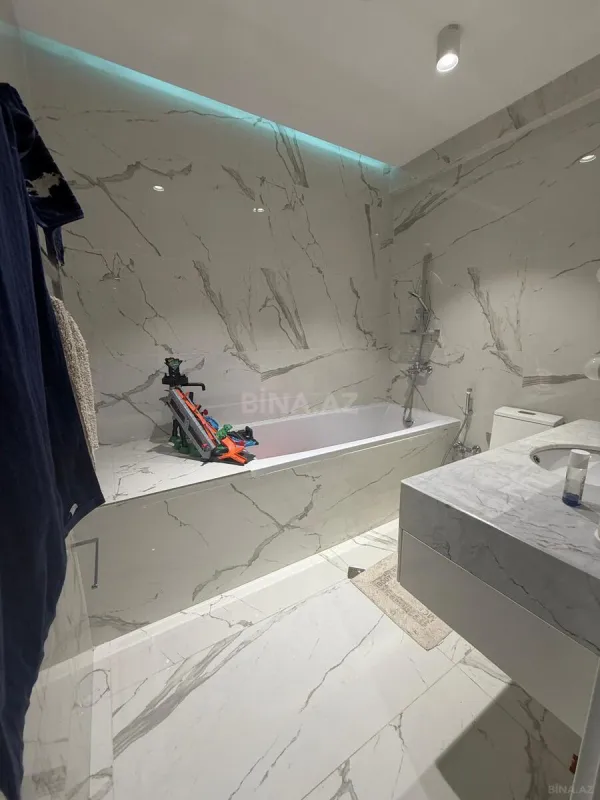 Satılır 3 otaqlı mənzil 120 m²