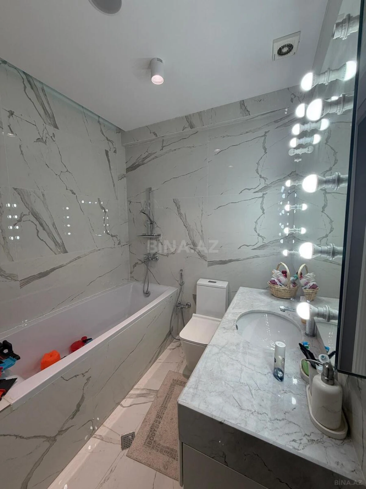 Satılır 3 otaqlı mənzil 120 m²