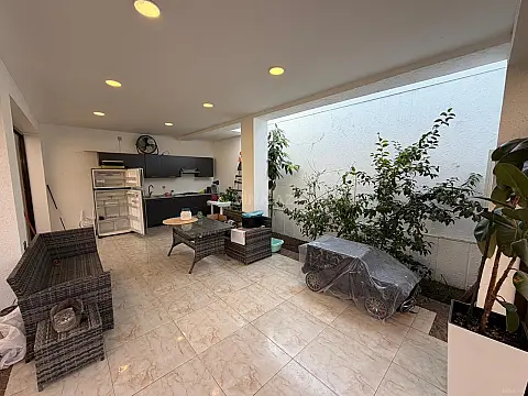 Satılır 5 otaqlı həyət evi 171 m²