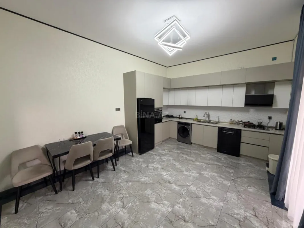 Satılır 5 otaqlı həyət evi 171 m²