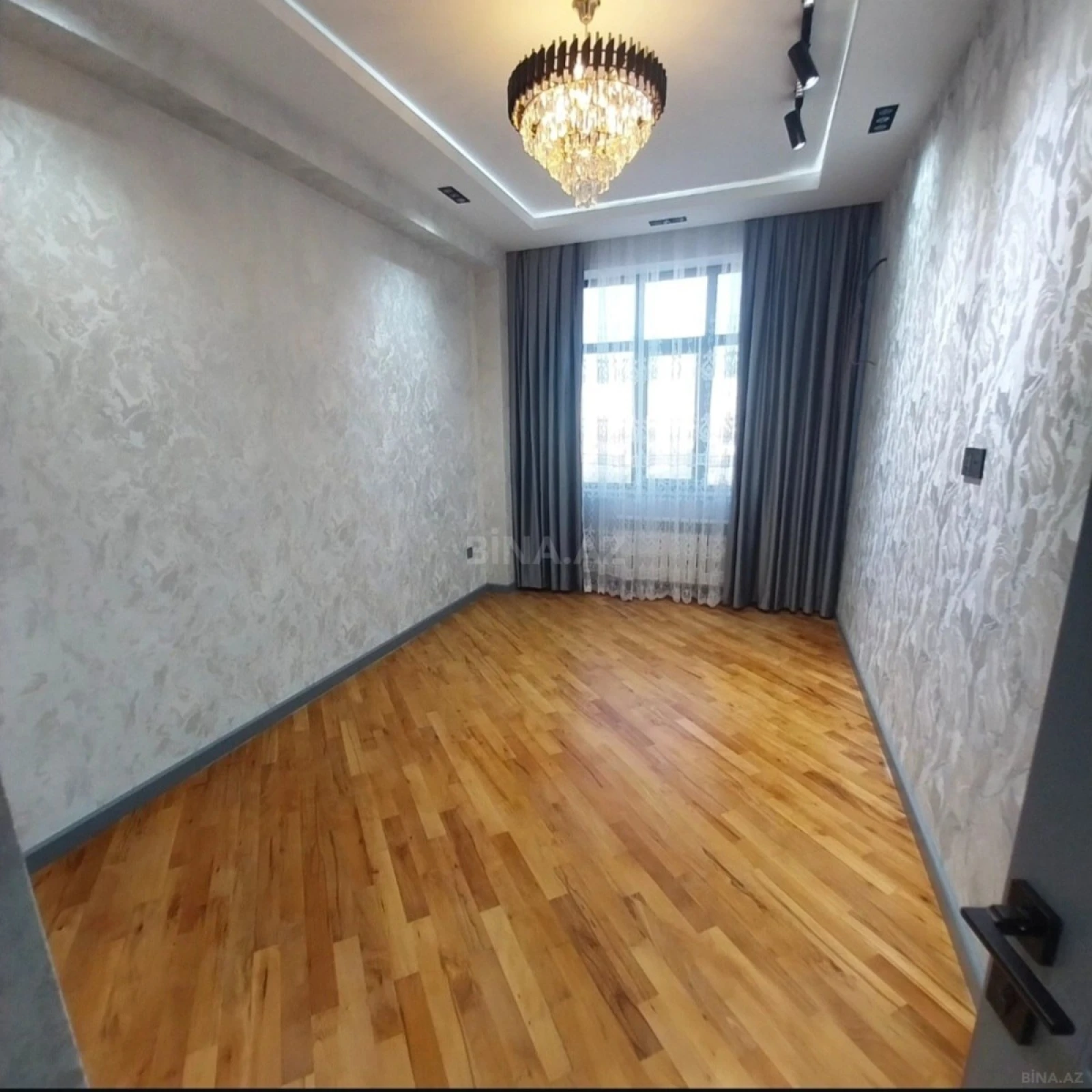 Satılır 3 otaqlı mənzil 77 m²