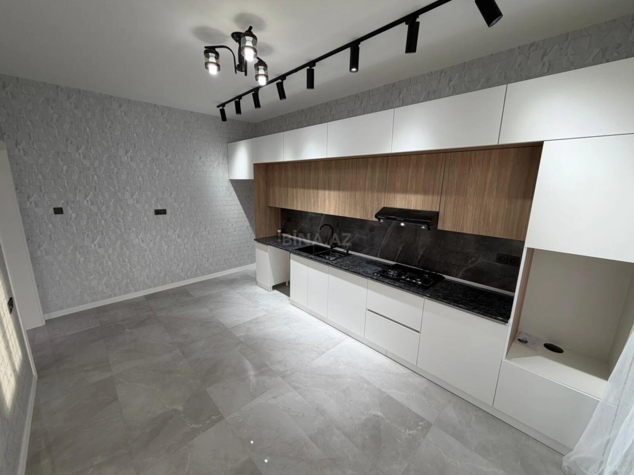 Satılır 4 otaqlı həyət evi 160 m²