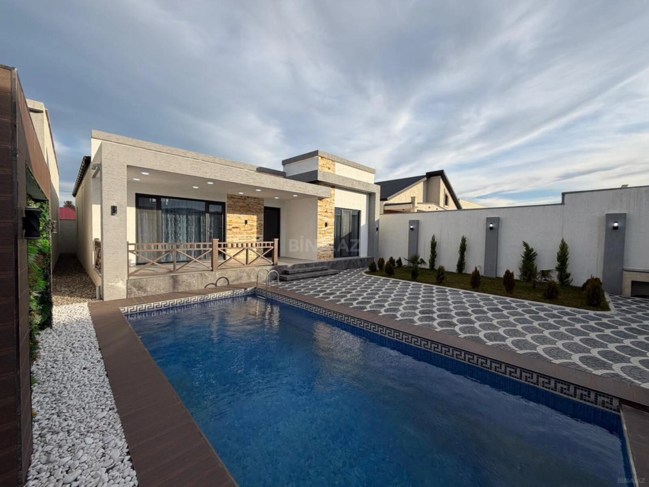 Satılır 4 otaqlı həyət evi 160 m²