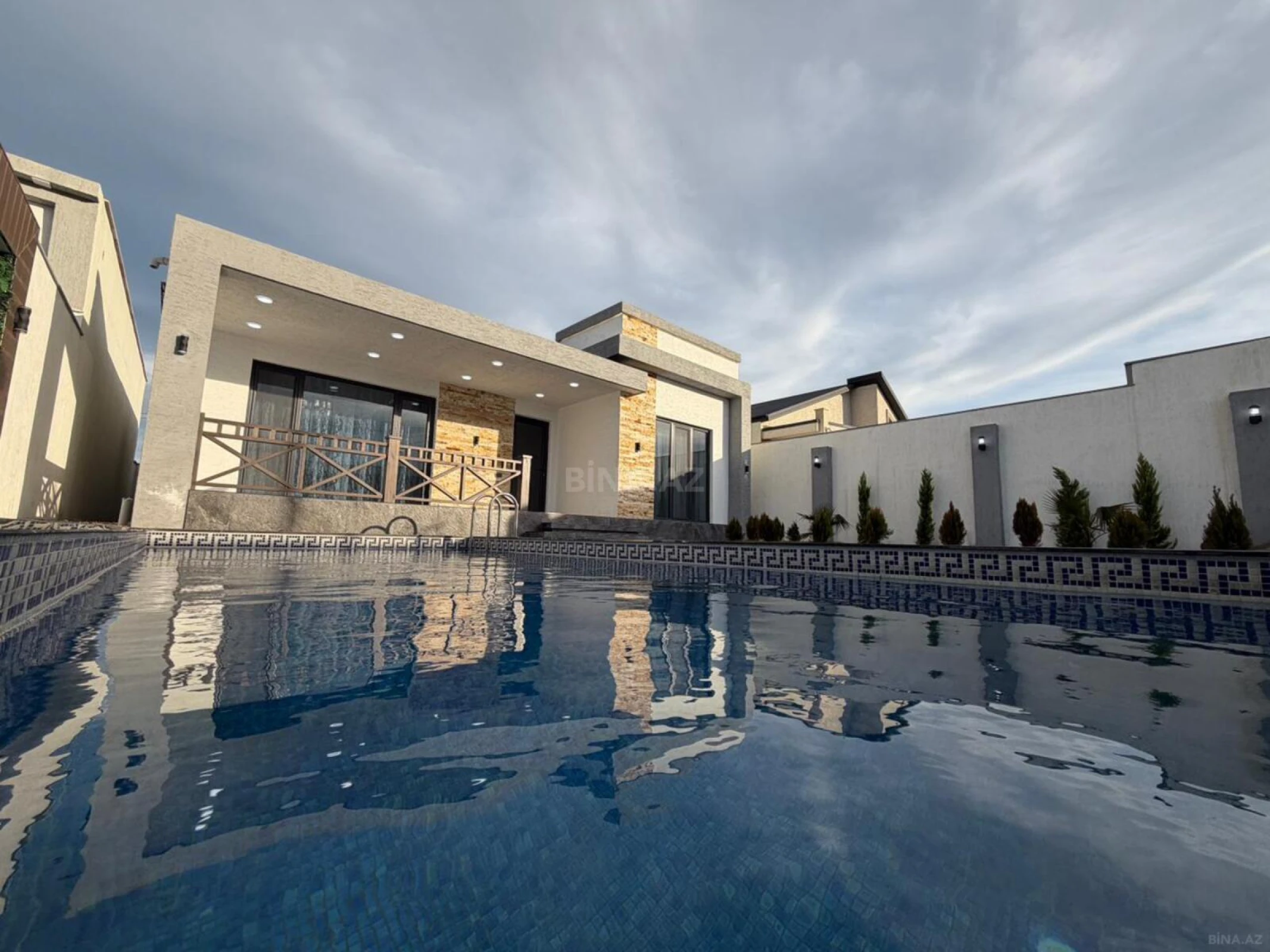 Satılır 4 otaqlı həyət evi 160 m²