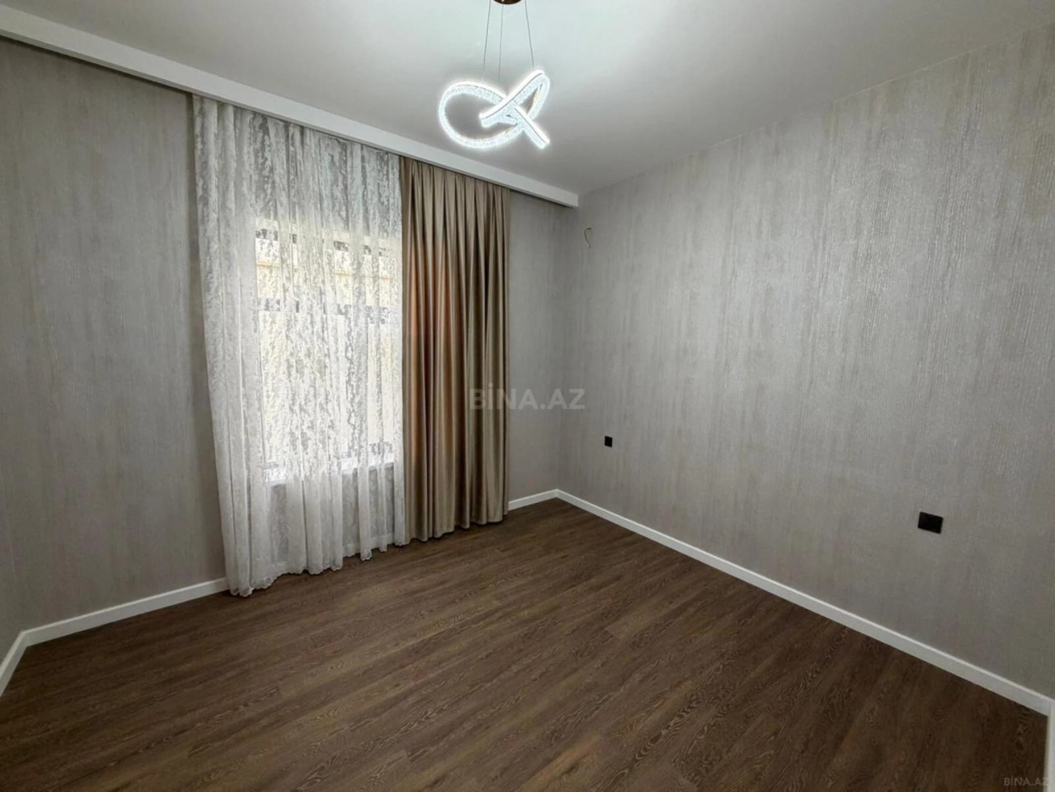Satılır 4 otaqlı həyət evi 160 m²