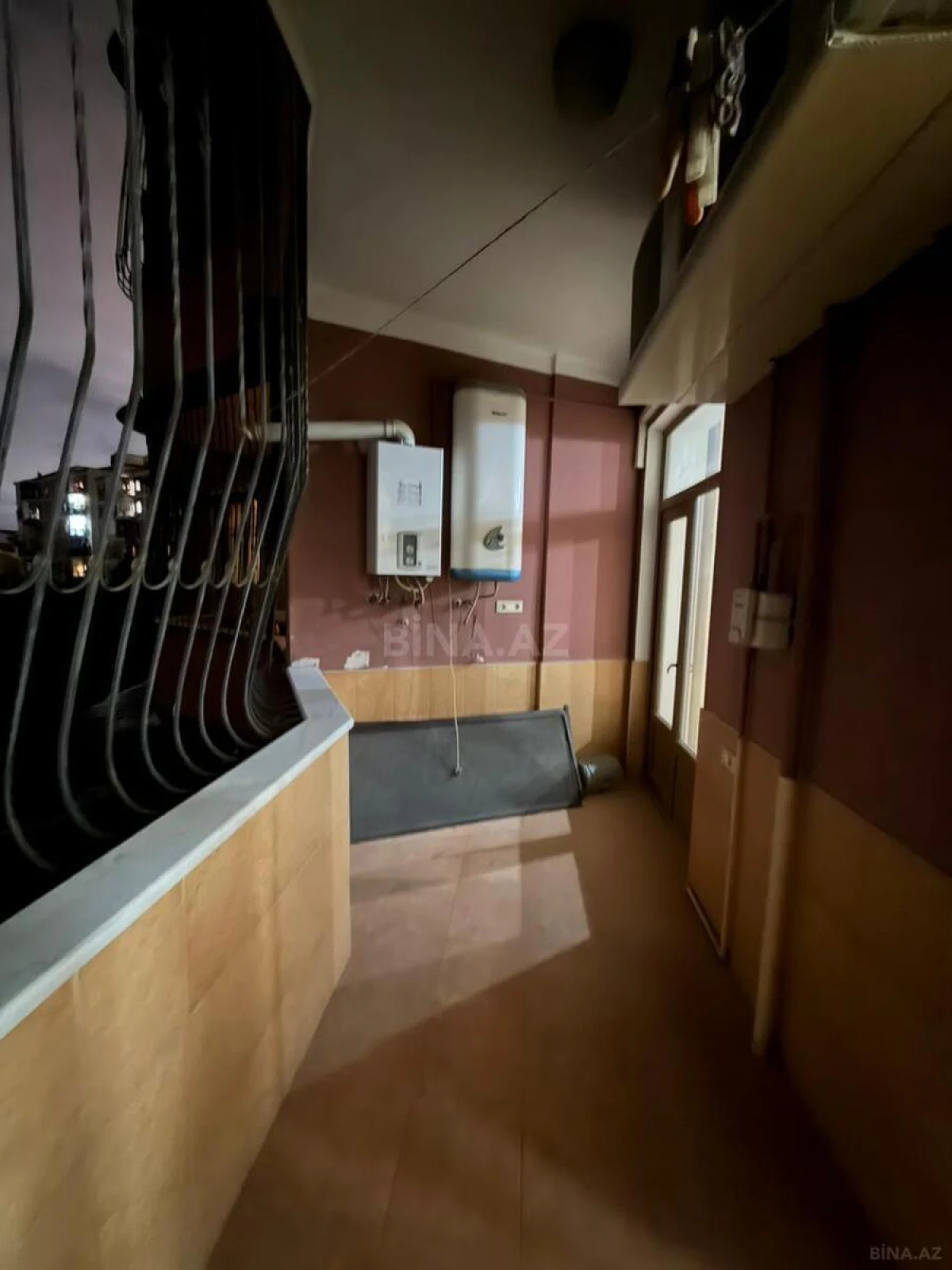 Satılır 4 otaqlı mənzil 173 m²