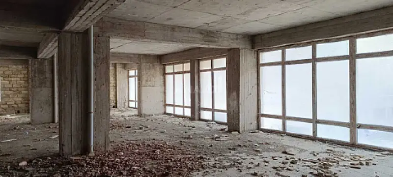 Satılır obyekt 650 m²