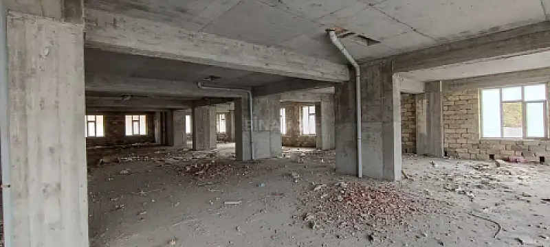 Satılır obyekt 650 m²