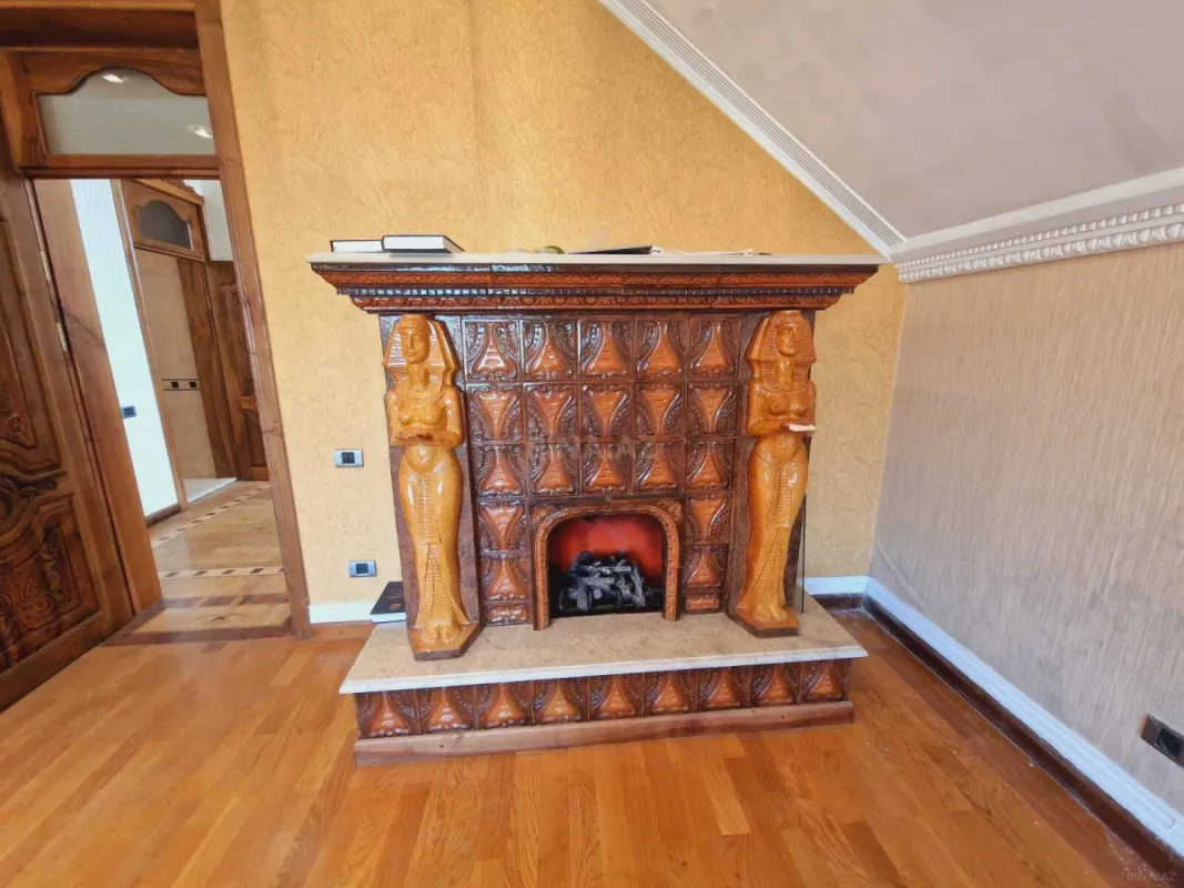 Satılır 8 otaqlı həyət evi 450 m²