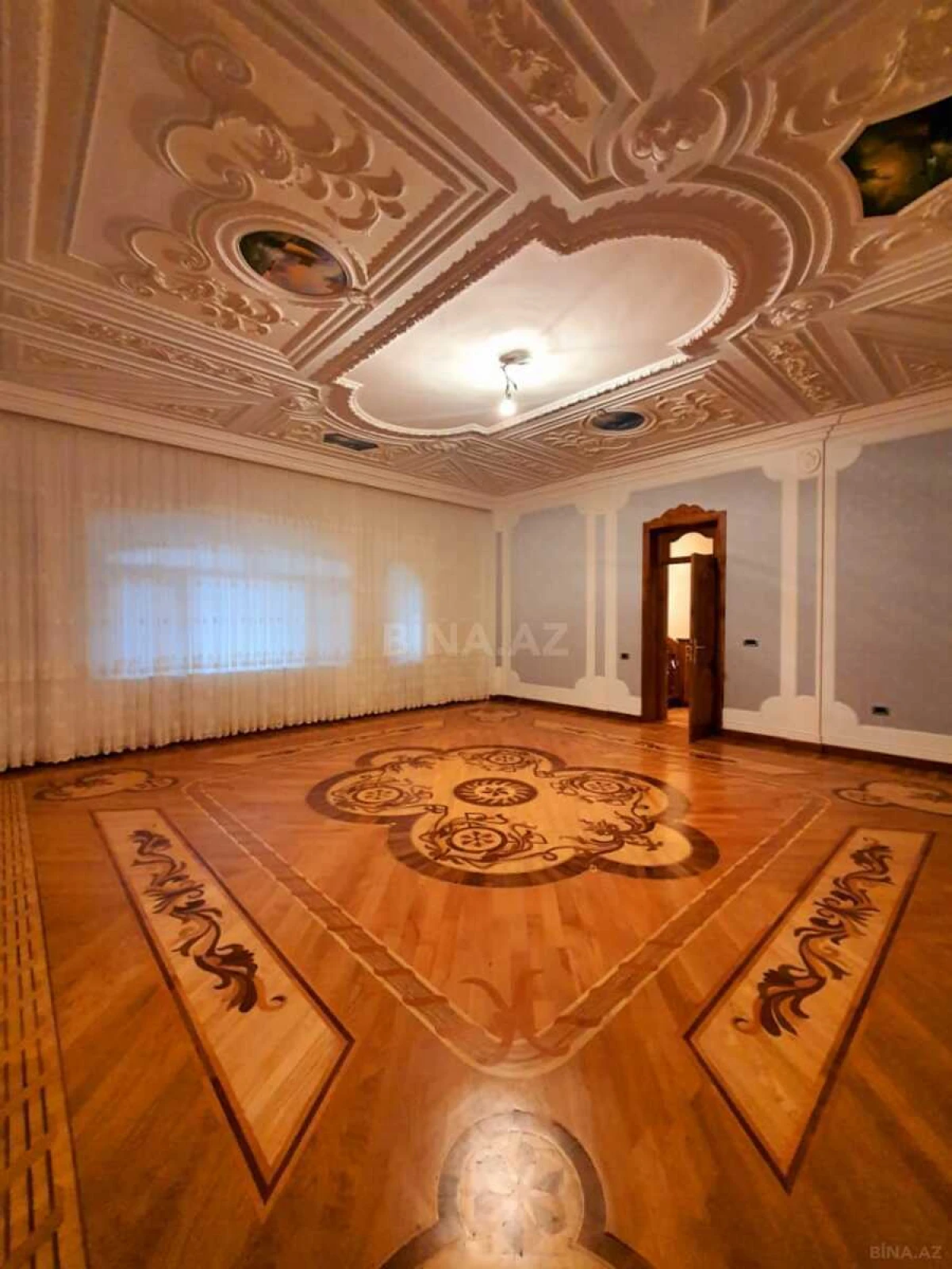 Satılır 8 otaqlı həyət evi 450 m²