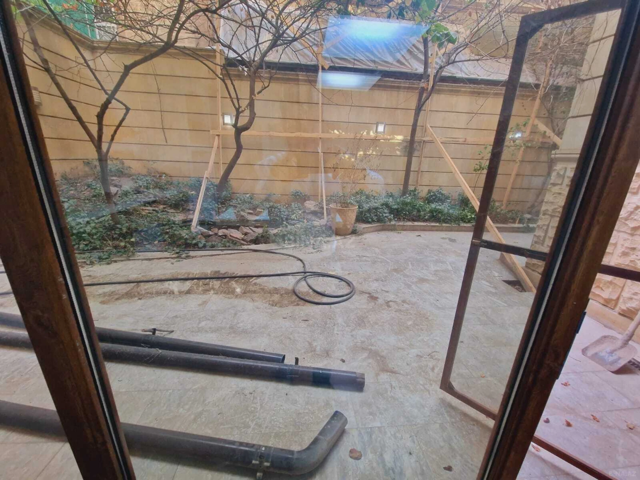 Satılır 8 otaqlı həyət evi 450 m²