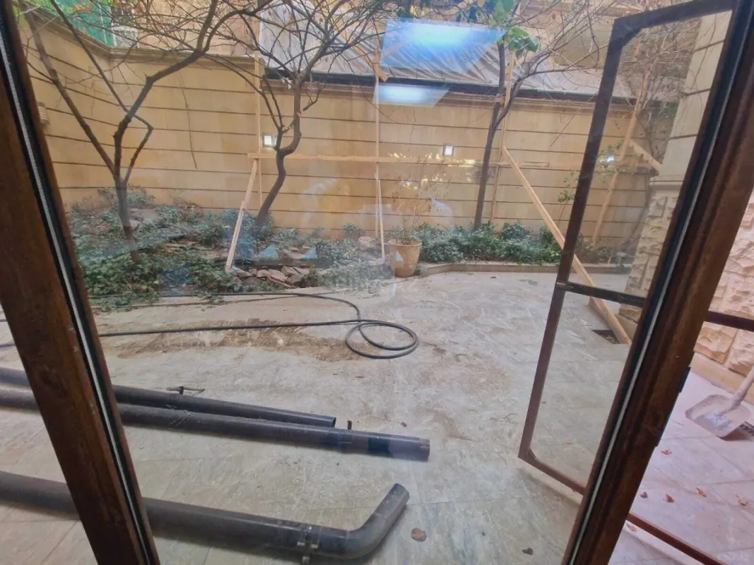 Satılır 8 otaqlı həyət evi 450 m²