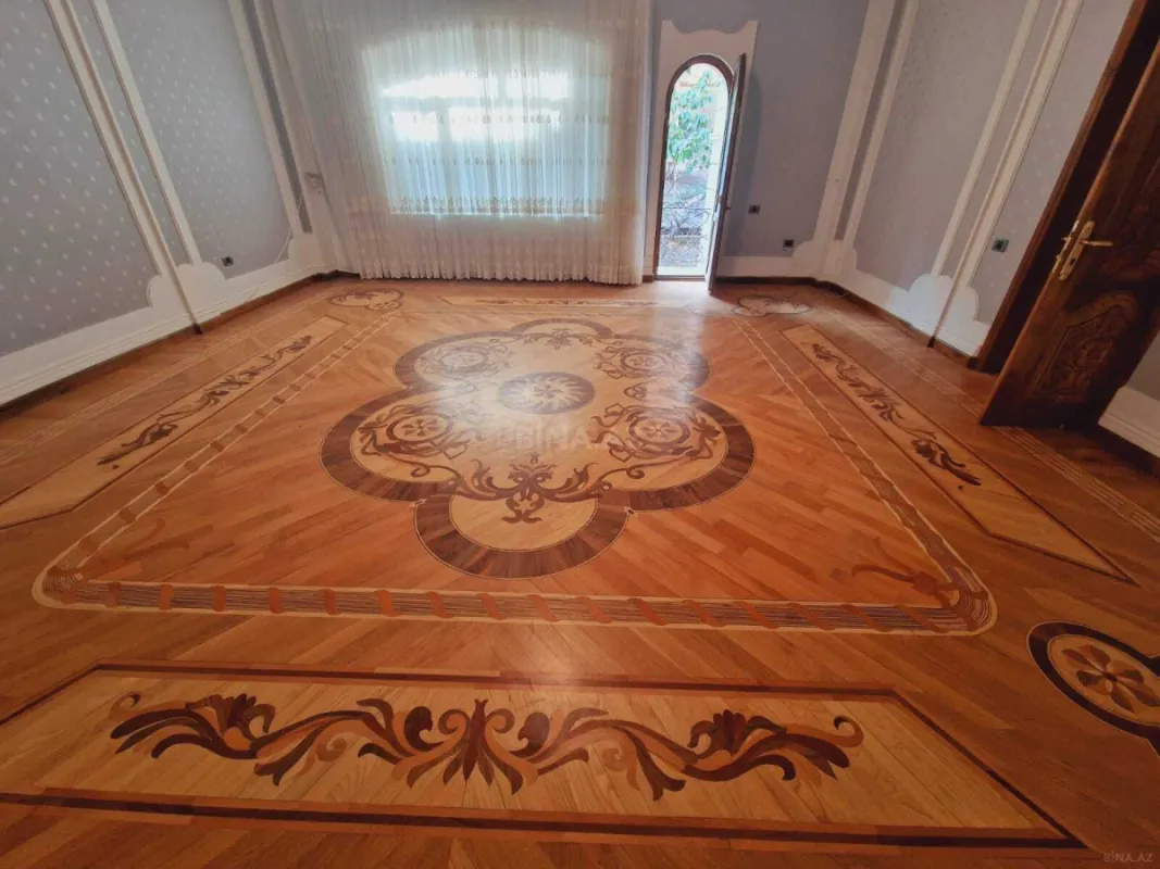 Satılır 8 otaqlı həyət evi 450 m²