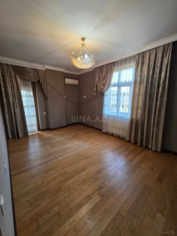 Satılır 3 otaqlı mənzil 155 m²