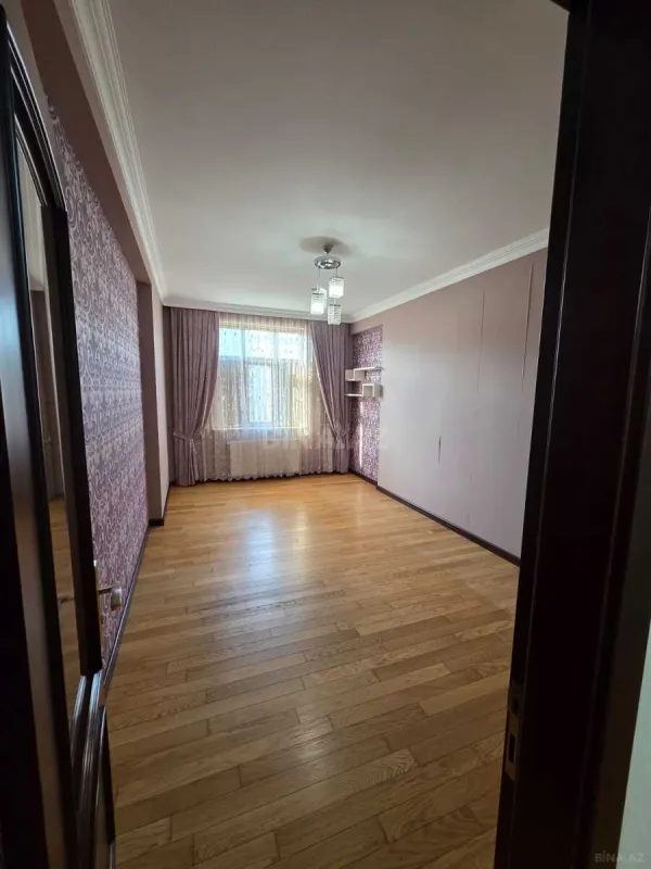Satılır 3 otaqlı mənzil 155 m²