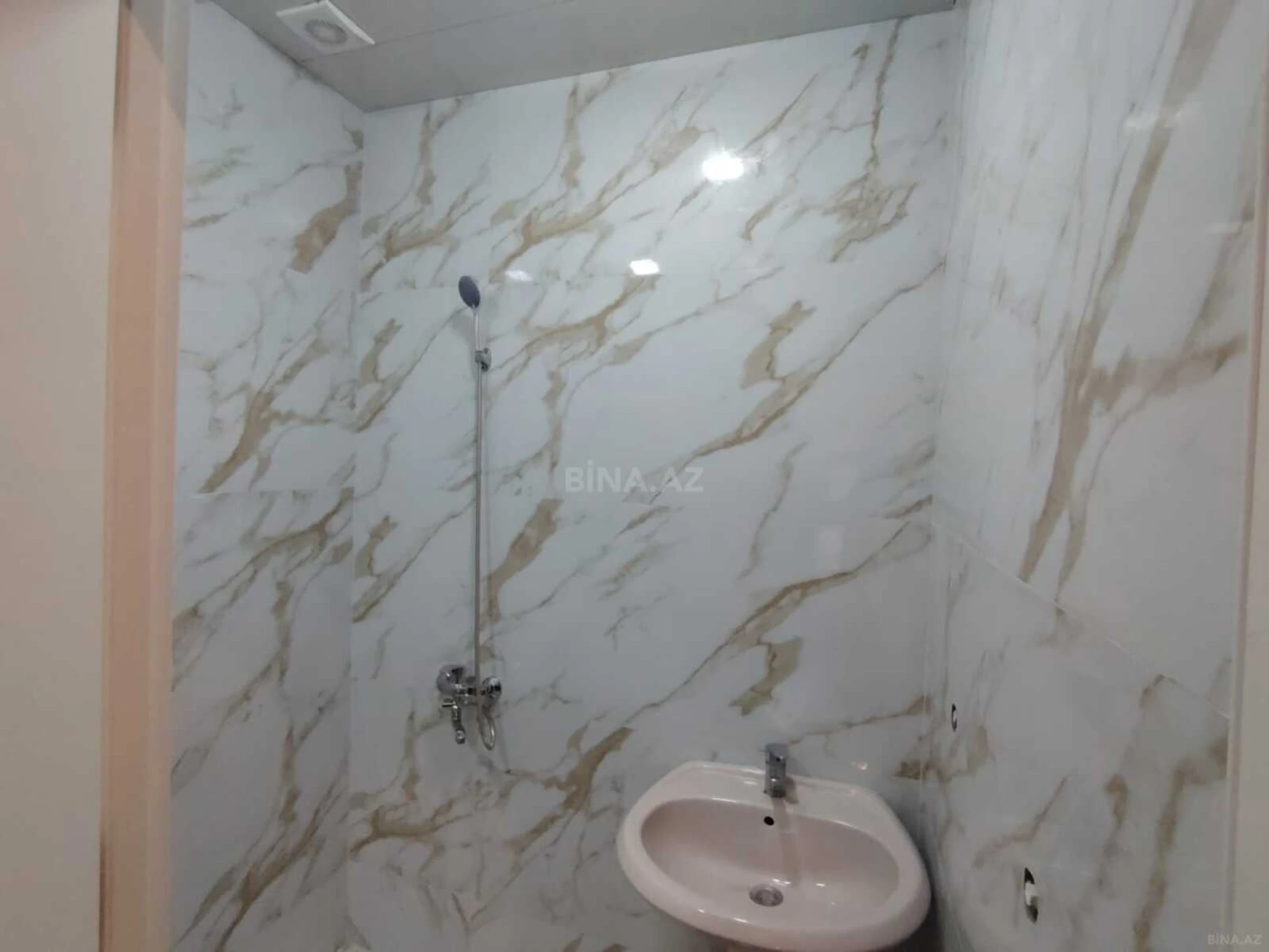 Kirayə verilir 3 otaqlı ofis 120 m²