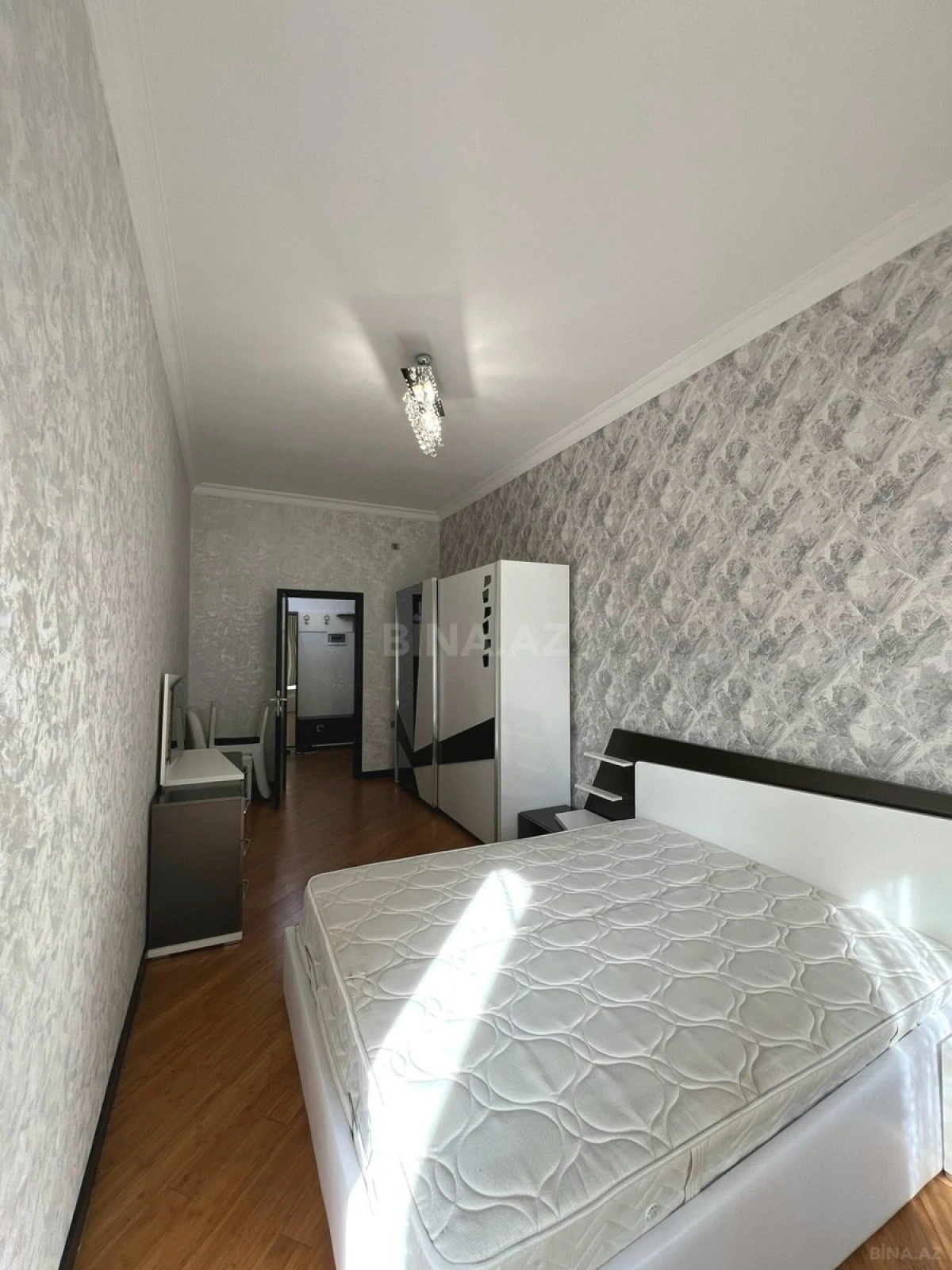 Satılır 2 otaqlı mənzil 80 m²