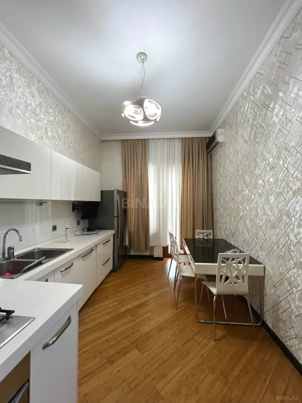 Satılır 2 otaqlı mənzil 80 m²