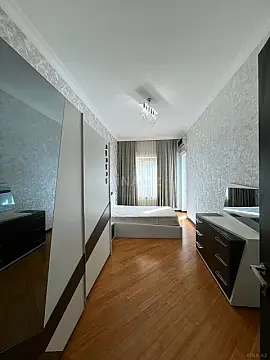 Satılır 2 otaqlı mənzil 80 m²