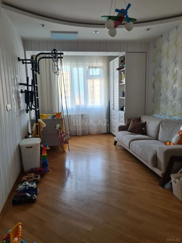 Satılır 3 otaqlı mənzil 112 m²