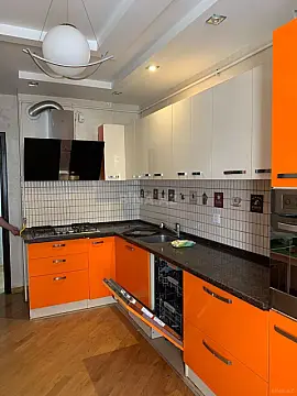 Satılır 3 otaqlı mənzil 112 m²