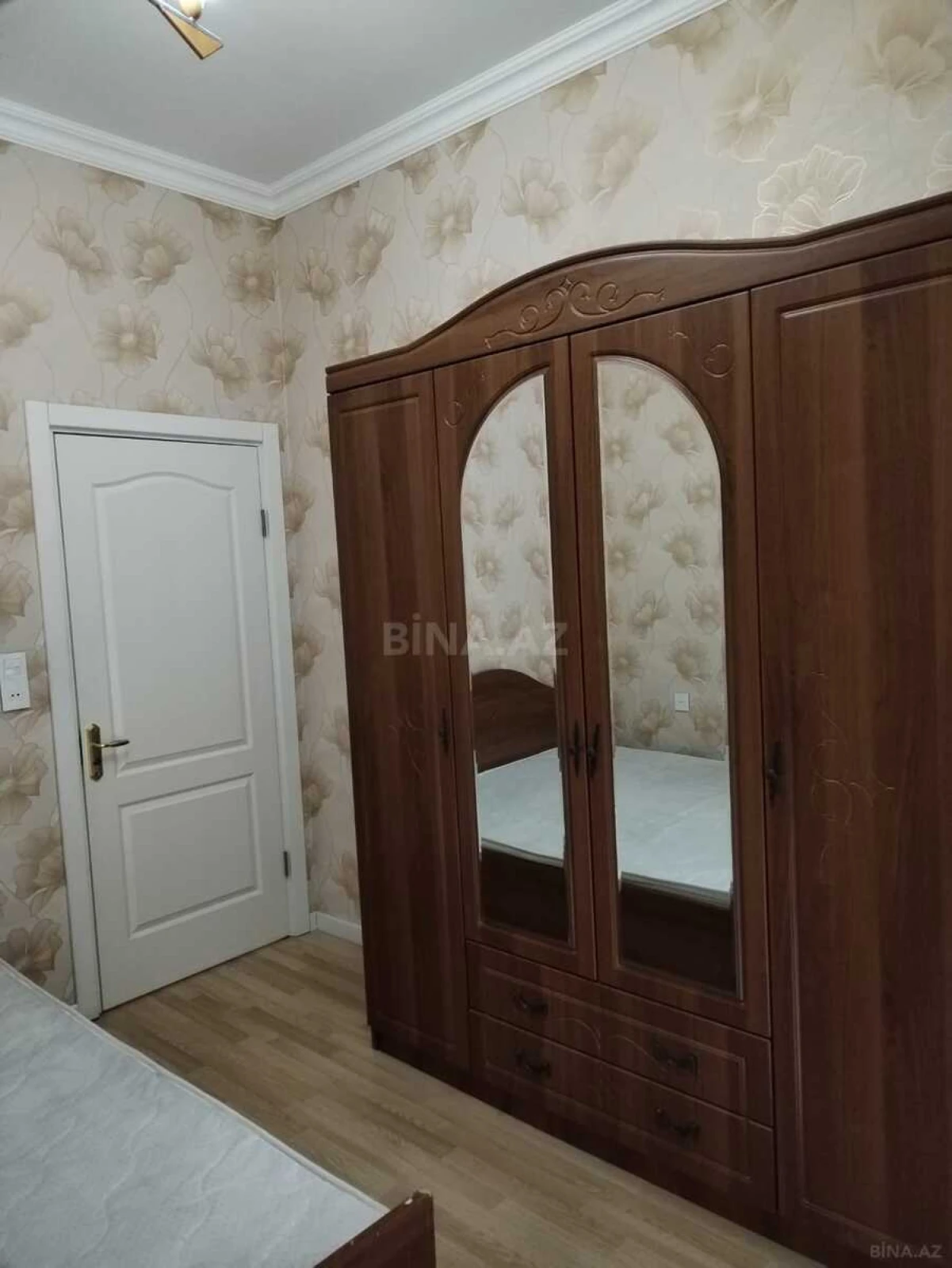 Kirayə verilir 3 otaqlı mənzil 100 m²