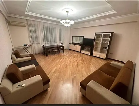 Kirayə verilir 3 otaqlı mənzil 120 m²