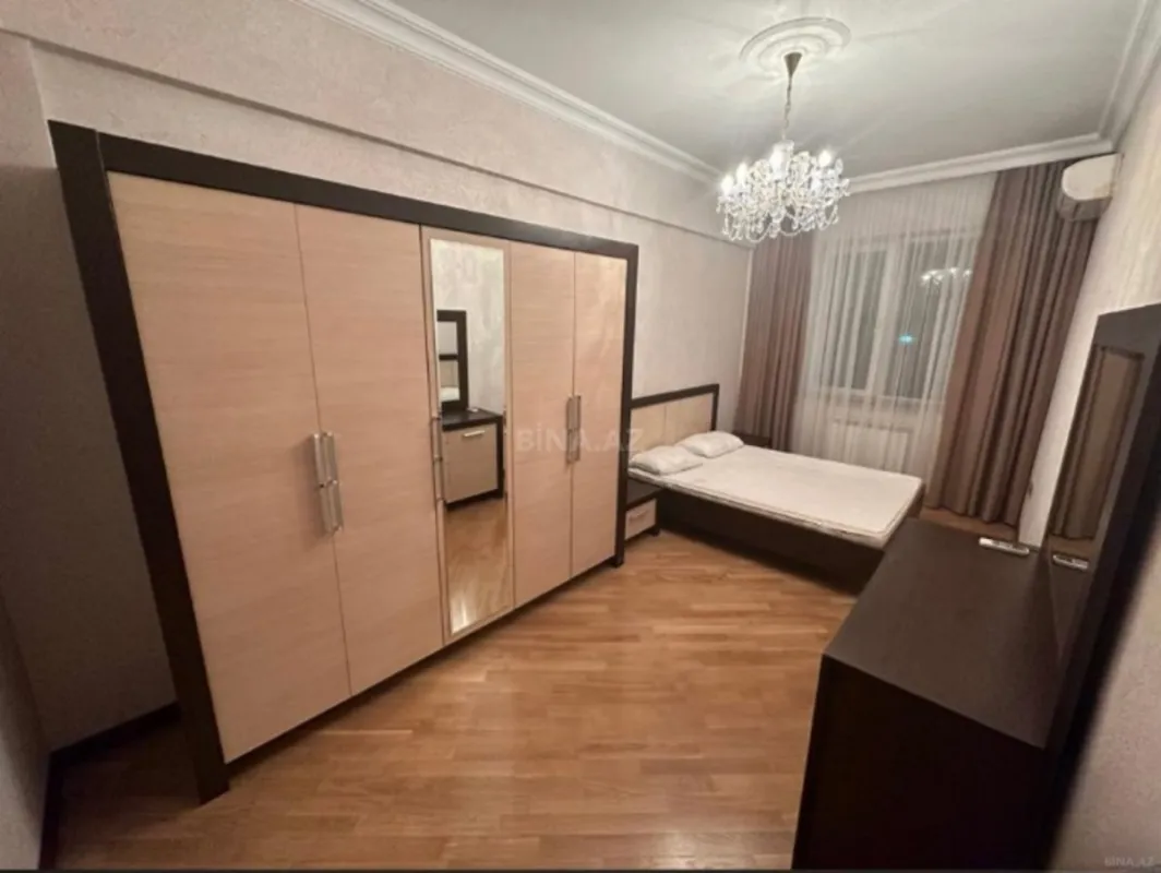 Kirayə verilir 3 otaqlı mənzil 120 m²