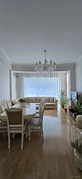 Satılır 2 otaqlı mənzil 88 m²